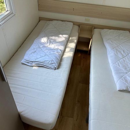 Luxueuze Stacaravan 4Pers Met Terras En Tuintje Bredene Exteriör bild