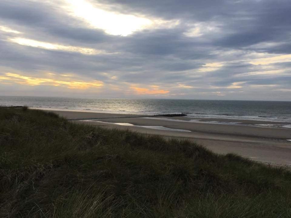 Luxueuze Stacaravan 4Pers Met Terras En Tuintje Bredene Exteriör bild
