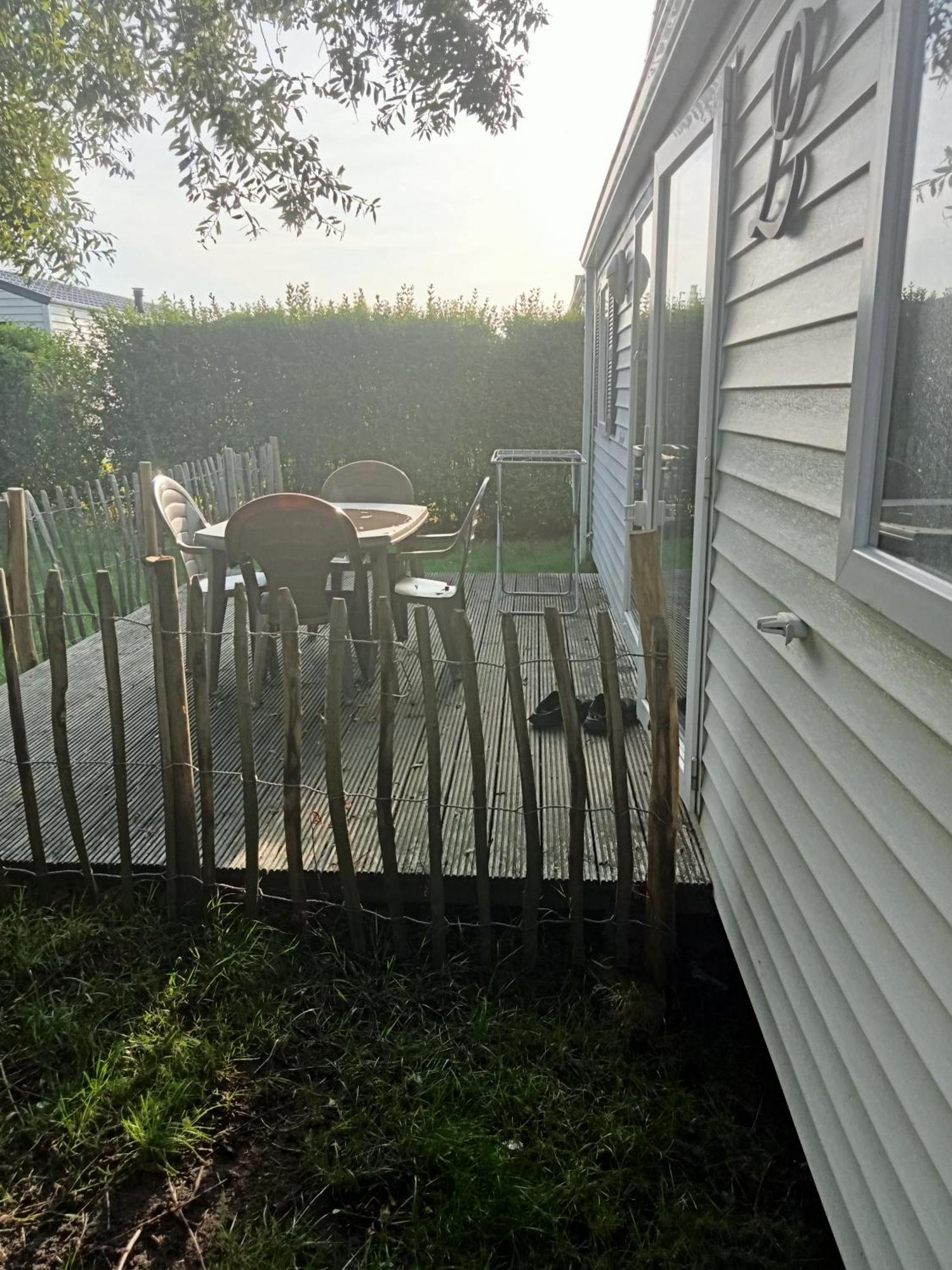 Luxueuze Stacaravan 4Pers Met Terras En Tuintje Bredene Exteriör bild